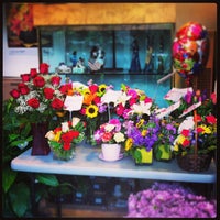 Photo taken at Beautiful Works Flowers And Gifts by Isa L. on 5/9/2013