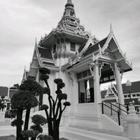 Photo taken at Wat Debsirindrawas by Jon S. on 6/17/2022