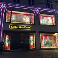 Photo taken at Käthe Wohlfahrt by RT on 12/29/2022
