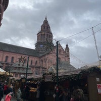 Photo taken at Mainzer Weihnachtsmarkt by RT on 12/23/2023