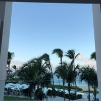 Photo taken at Four Seasons Resort and Residences Anguilla by Darren H. on 11/21/2018