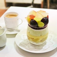 Photo taken at Takano Fruit Parlour by s__laughter on 10/3/2018