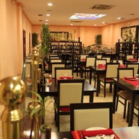 3/12/2016 tarihinde restaurante chino kingdoziyaretçi tarafından Restaurante chino kingdo'de çekilen fotoğraf