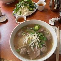 Photo taken at Phở Huỹnh Hiệp 2 - Kevin &amp;amp; Chris&amp;#39;s Noodle House by Justin L. on 2/22/2023