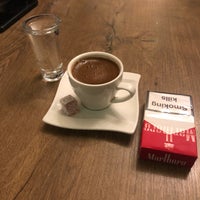 Foto diambil di Karesi Cafe &amp;amp; Restaurant oleh Doğukan A. pada 10/28/2020
