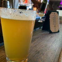 10/19/2019 tarihinde Thirsty J.ziyaretçi tarafından Little Bar'de çekilen fotoğraf