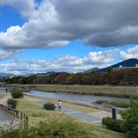 Photo taken at 丸太町橋 by Uroo on 11/5/2023