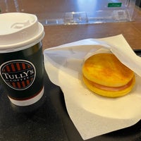 Photo taken at Tully&amp;#39;s Coffee by gamabin&amp;#39;21 on 4/21/2023