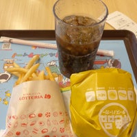 Photo taken at Lotteria by gamabin&amp;#39;21 on 5/20/2022