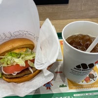 Photo taken at MOS Burger by gamabin&amp;#39;21 on 5/18/2023