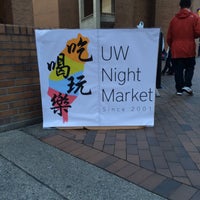 Foto tomada en UW Night Market  por H W. el 5/11/2014