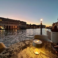รูปภาพถ่ายที่ Venice M’art โดย Donna เมื่อ 11/23/2022