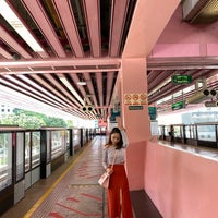 Photo taken at Redhill MRT Station (EW18) by Quennie V. on 12/27/2019