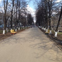 Photo taken at октябрьский проспект парк скамейка by Костик М. on 4/29/2014