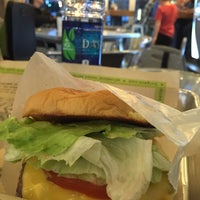 3/26/2016에 Saoud A.님이 BurgerFi에서 찍은 사진