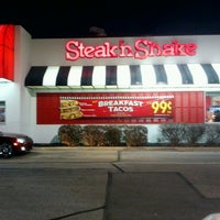 Photo taken at Steak &#39;n Shake by Martin W. on 11/14/2012