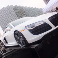 Das Foto wurde bei Audi Manhattan von Gary T. am 5/11/2013 aufgenommen