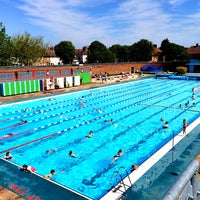 Photo taken at Better Charlton Lido and Lifestyle Club by Dmytro G. on 7/4/2015