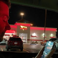 Photo taken at In-N-Out Burger by Julie Anne P. on 8/5/2023