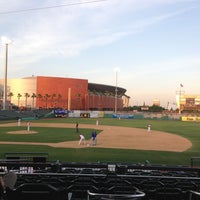 Foto tirada no(a) Stockton Ballpark por Randy E. em 5/1/2013