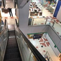 Photo taken at Peninsula Shopping Centre by HeLike on 10/31/2018