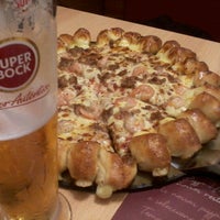 Foto diambil di Pizza Hut oleh João Paulo H. pada 10/27/2012