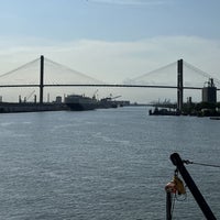 Foto diambil di Savannah&amp;#39;s Riverboat Cruises oleh Bill H. pada 6/27/2022