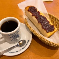 Photo taken at Komeda&amp;#39;s Coffee by n₃ on 2/3/2023
