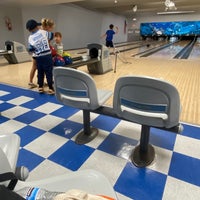 8/7/2021 tarihinde Nina B.ziyaretçi tarafından Bird Bowl Bowling Center'de çekilen fotoğraf