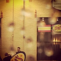 5/8/2014에 SEAN H.님이 Zini&amp;#39;s Pizzeria에서 찍은 사진
