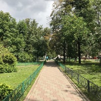 Photo taken at Михайловский (Замоскворецкий) парк by Sergey V. on 8/3/2019