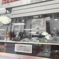 Photo taken at In-N-Out Burger by Adam C. on 9/13/2021
