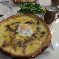 Photo taken at Trapezus Restaurant by Oğuz A. on 5/30/2014