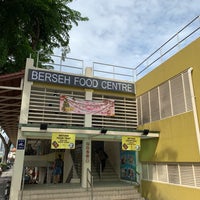 Photo taken at Berseh Food Centre by Ken U. on 3/12/2019