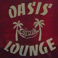 Foto tirada no(a) Oasis Lounge por Rich H. em 1/22/2014