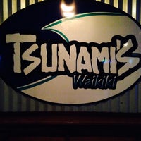 Снимок сделан в Tsunami&amp;#39;s Waikīkī пользователем Rich H. 7/7/2014