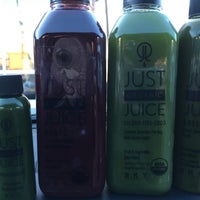 Foto tirada no(a) Just Organic Juice por R C. em 2/1/2015