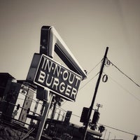 Photo taken at In-N-Out Burger by Aaron M. on 5/24/2024