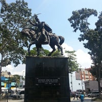 Foto tomada en Plaza Sucre  por Luis Angel C. el 10/11/2012