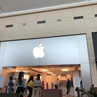 Photo taken at Apple First Colony Mall by Erkan S. on 3/22/2021