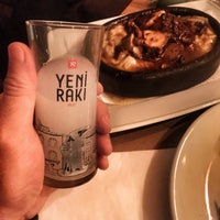 Снимок сделан в Bordo &amp;quot;Eski Dostlar&amp;quot; Restaurant пользователем Kerem Çağlar T. 12/9/2016