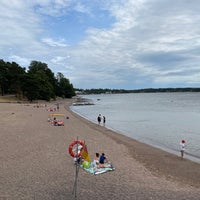 Photo taken at Mustikkamaan uimaranta by Petri N. on 7/22/2021