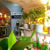 Das Foto wurde bei The Nunhead Gardener von the nunhead gardener am 8/11/2016 aufgenommen