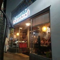 Photo taken at La Leggenda Pizzeria by Régis Gabriel S. on 6/28/2022