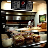 2/11/2013 tarihinde Frostgreen G.ziyaretçi tarafından Boston&amp;#39;s Pizza'de çekilen fotoğraf