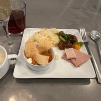 Photo taken at American Airlines Flagship Lounge by YK N. on 1/14/2024