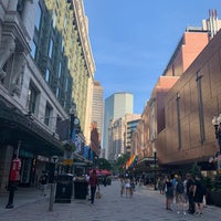รูปภาพถ่ายที่ Downtown Crossing โดย YK N. เมื่อ 6/23/2019