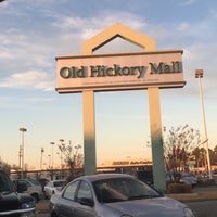 Foto scattata a Old Hickory Mall da ~Roni~ il 12/21/2014