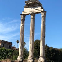 Photo taken at Temple of Castor and Pollux by Fluying ✅. on 10/24/2018