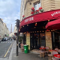 Photo taken at Le Recrutement Café by Matt T. on 3/9/2023
